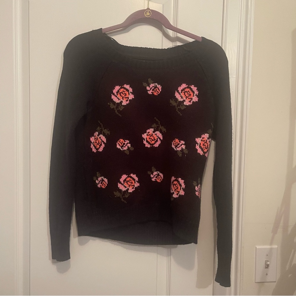 Vera Wang Princess floral sweater, size small 👠